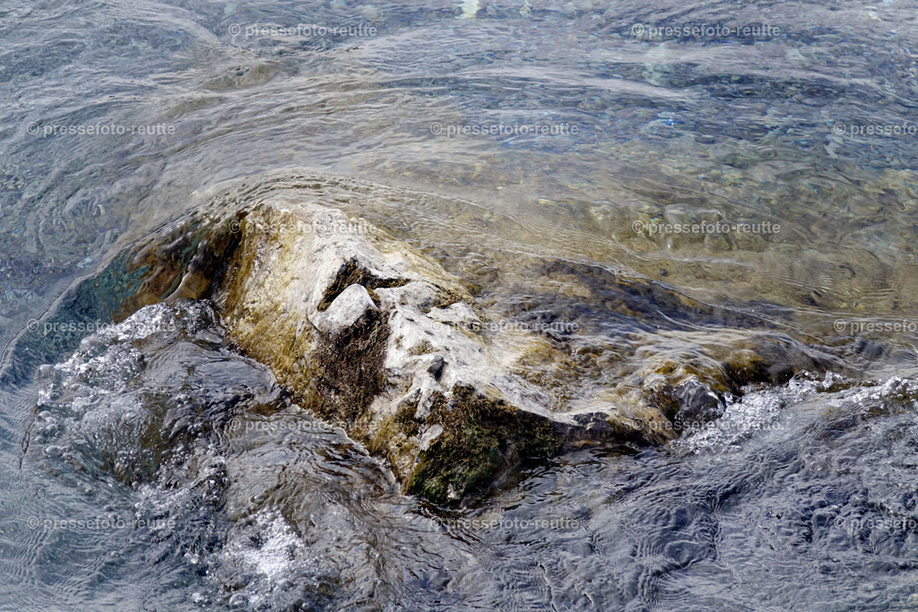 welltvi-Lechfluss-Winter_27Mrz2018-Weissenbach_DSC3941 | Info aus dem Bezirk Reutte/Ausserfern Tirol sowie eine umfangreiche Bilddatenbank über die gesamte Region: Lechtal, Talkessel Reutte, Tannheimertal, Zwischentoren. Lech, Plansee, Zugspitze, Grenztunnel, B179, Fernpassstraße, Verkehr, Lawinen, Tradition, - Realisiert mit Pictrs.com