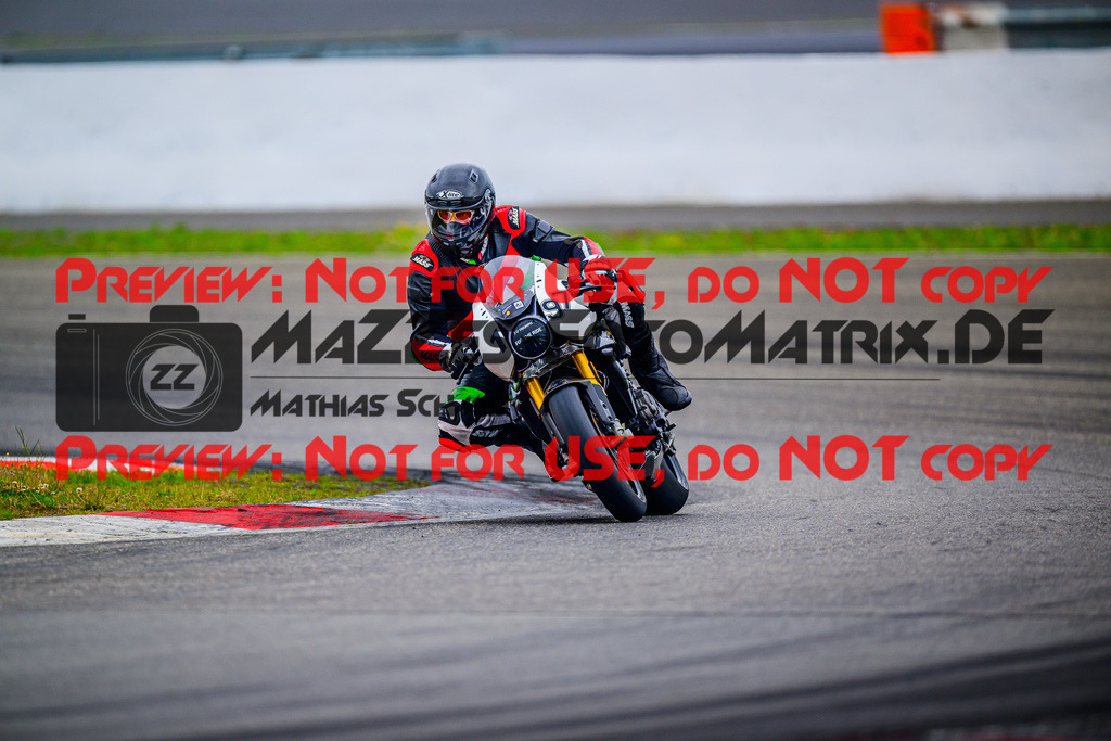 MaZZes_FotoMatrix_240717_6007705_1328 | WEISS