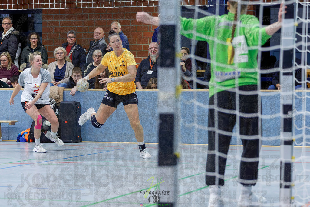 Frauen Oberliga Mitte (HHV); HSG Eibelshausen/Ewersbach - HSG Wettenberg II | Frauen Oberliga Mitte (HHV); HSG Eibelshausen/Ewersbach - HSG Wettenberg II am 13.12.2025 in Steinbrücken (Sporthalle am Hammerweiher)Photo © 2025 - Jörg Heinrich - Realisiert mit Pictrs.com