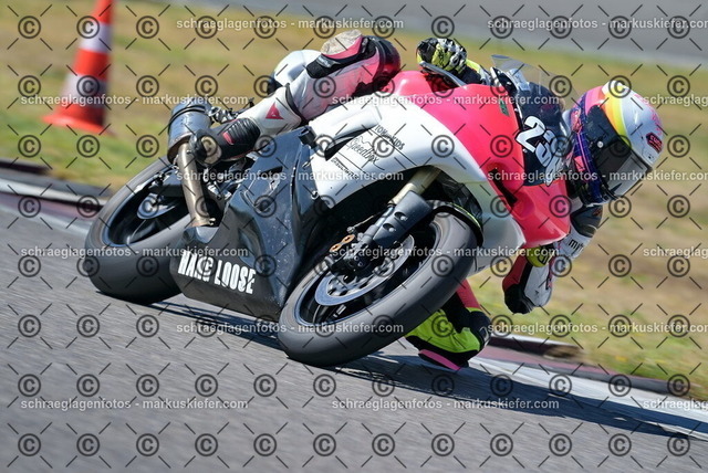 26bt04-1129 | markuskiefer.com - Realisiert mit Pictrs.com