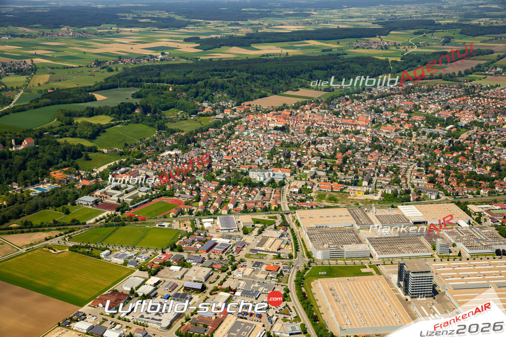 Das Luftbild zeigt Gewerbegebiet Mindelheim - Die Luftaufnahme wurde 2023 vom UL-Flugzeug aus erstellt ( keine Drohne ) - Hochauflösende Luftaufnahme - Für grossformatige Ausdrucke geeignet. Die Geschenkidee !Mit Lizenz und Bildrechte bestellbar