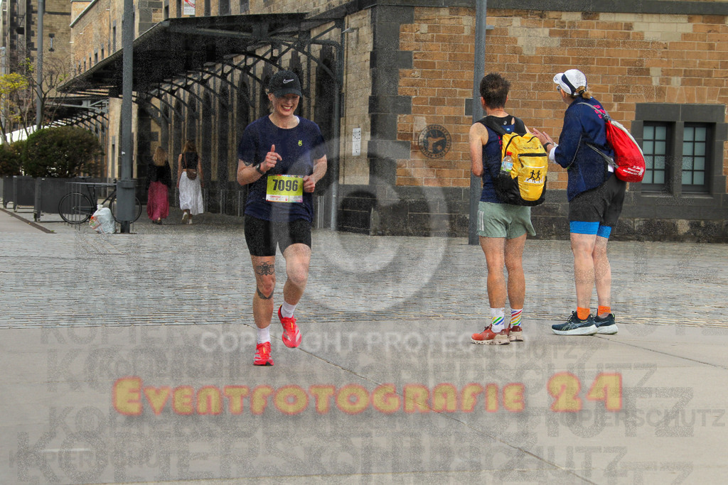 250920_1324_EV4_5424 | Sportfotografie im Rhein-Sieg Kreis, Köln, Bonn, NRW, Rheinland Pfalz, Hessen, etc. Unser Tätigkeitsfeld umfasst den Laufsport vom Volkslauf über den Marathon, Duathlon, Triathon bis zum Ultralauf wie Kölnpfad Ultra oder Schindertrail.
