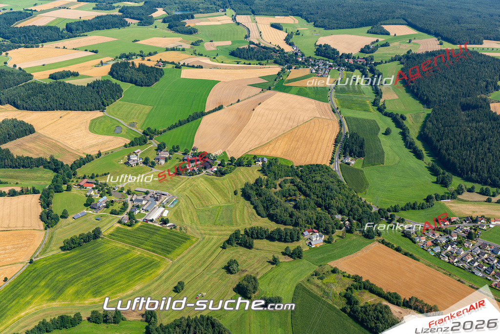Aktuelles Luftbild von Sinatengrün Wunsiedel Kauf mit Lizenz / Bildrechten möglich- Die Luftaufnahme wurde 2021 mittels UL-Flugzeug erstellt ( keine Drohne ) - hochauflösende Kamera-Systeme von  Canon -Beste Qualität - Für grossformatige Ausdrucke geeignet. Die Geschenkidee !