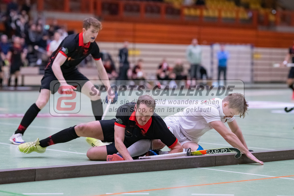 HK_20230113_102752 | 1. Bundesliga ( Halle ) Herren Crefelder HTC - DSD Düsseldorf am 13.1.2023 Crefelder HTC  ( CHTC ) Halle Glockenspitz , Krefeld , Elias Friedrich ( Crefelder HTC #11 ) , Chris Reinersmann ( DSD Düsselorf #9 )