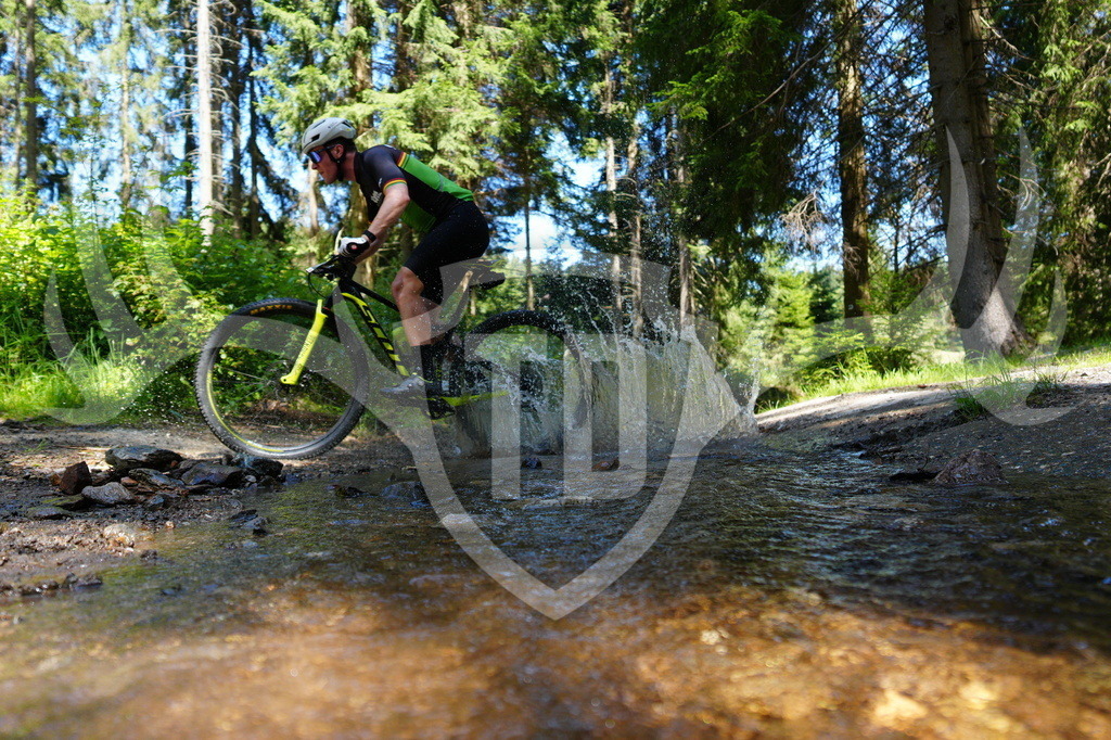 FC604313 | Fotogalerie der Treibjagd im Dunkelwald - Dein MTB Etappenrennen im Erzgebirge - Realisiert mit Pictrs.com