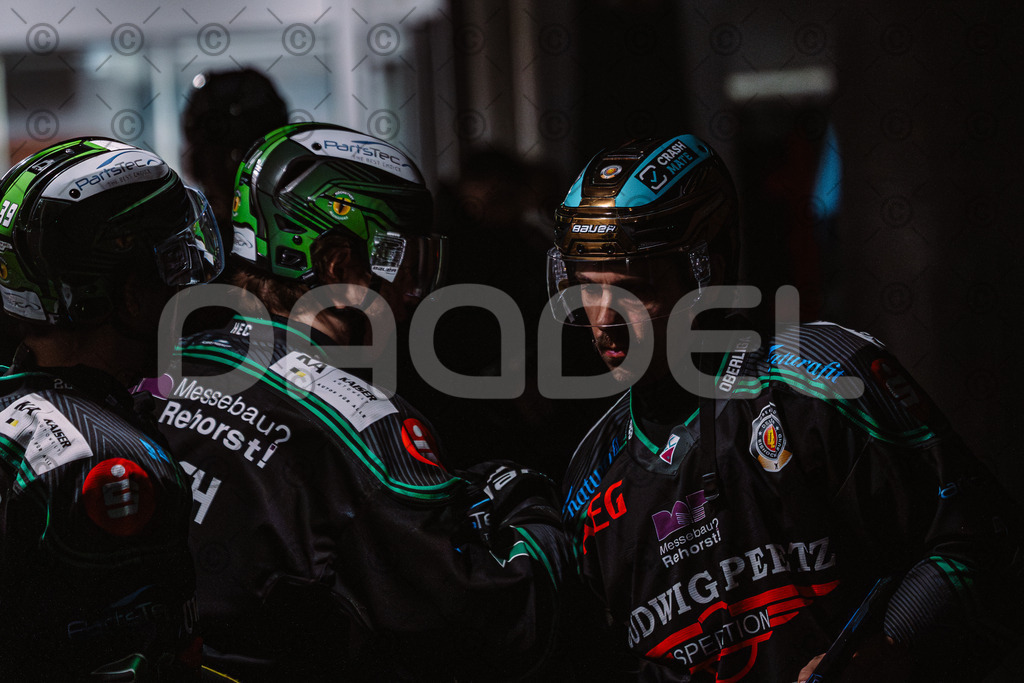 Alligators_vs_Bayreuth_16_01_2026-02 | Höchstadt Alligators Fotogalerie: Eishockey-Action aus Franken. Professionelle Spielfotos, Portraits & Stadionbilder zum Download. Jetzt entdecken! - Realisiert mit Pictrs.com
