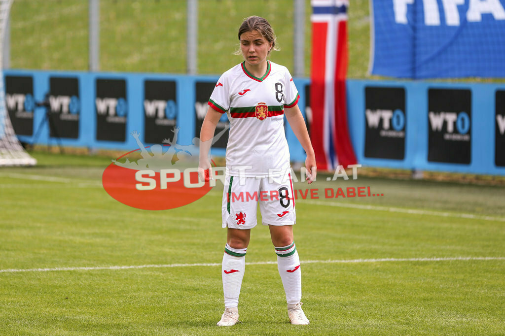 Norwegen U19  Bulgarien U19 | Kristina Karaivanova (BUL #8) ; Norwegen U19  Bulgarien U19 am 13.05.2022 in Wels
(Huber Arena), AUSTRIA, (Photo by Ernst Krawagner sport-fan.at) - Realisiert mit Pictrs.com