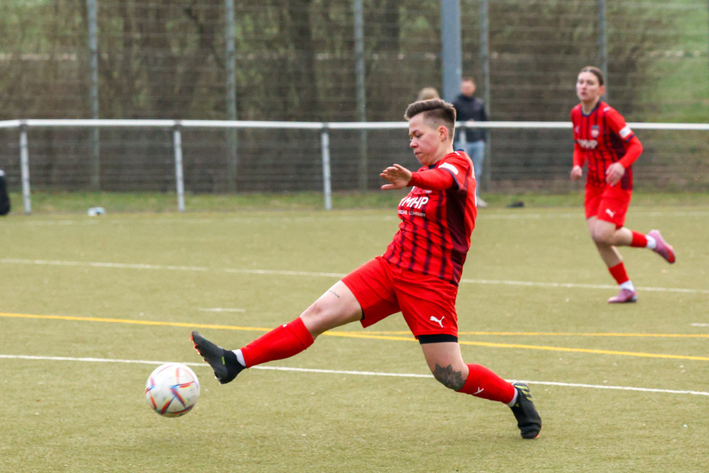 WASFCH_260321_3951 | SGM DJK Wasseralfingen/Neuler vs. 1.FC Heidenheim 1846 II, Fußball, Frauen, Bezirksliga, 2025/2026, 13. Spieltag, 21.03.2026 in Wasseralfingen, Kunstrasen Bürgle(Foto: Michael Bulling) - Realisiert mit Pictrs.com
