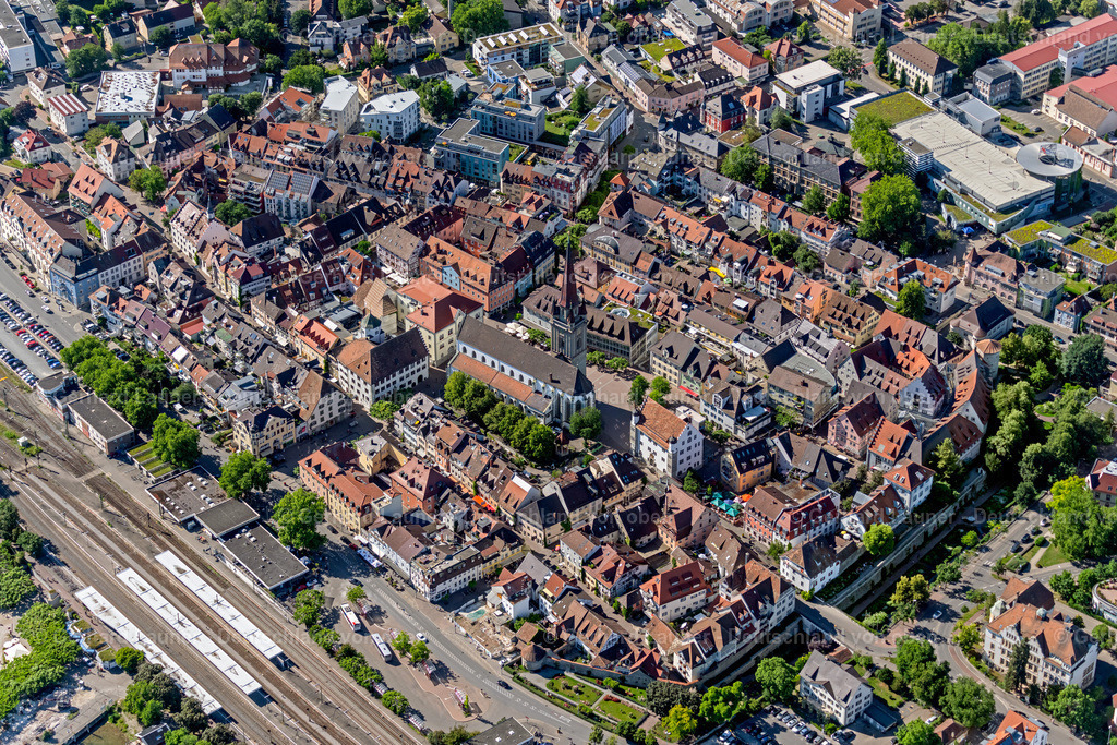 4032363 | RADOLFZELL AM BODENSEE 12.06.2020 Stadtansicht vom Innenstadtbereich in Radolfzell am Bodensee am Bodensee im Bundesland Baden-Württemberg, Deutschland. Weiterführende Informationen bei: Tourismus- und Stadtmarketing Radolfzell GmbH. // City view of the city area of in Radolfzell am Bodensee in the state Baden-Wurttemberg, Germany. Further information at: Tourismus- und Stadtmarketing Radolfzell GmbH. Foto: Gerhard Launer