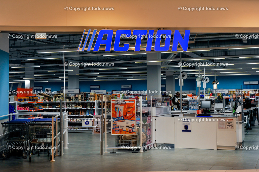 Deutschland_ Baden-Wuerttemberg_ Goeppingen_ 17.01.2025-36 | 17.01.2025, Deutschland, GER, Baden-Wuerttemberg, Goeppingen, im Bild Themenbild, Stadtansichten, Action, Warenhandel, Einzelhandel, Handel, Waren, Elektro, Textil, Dekor, Reinigung, Haushalt, Lebensmittel, billig, Laden, Markt, Kette, einkaufen, Schild, Logo, Leuchtreklame, Werbung, Eingang, Ausgang