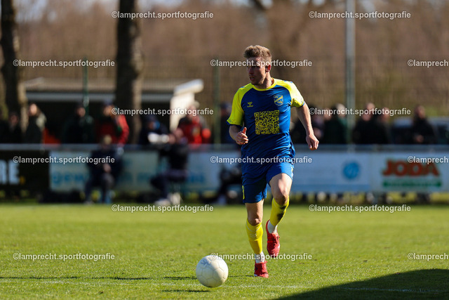 Fußball I Herren I Saison 2025-2026 I SHFV-Lotto-Pokal I Halbfinale I SV Todesfelde - VfB Lübeck 095 | Janek Sternberg (37, SV Todesfelde) - Realisiert mit Pictrs.com