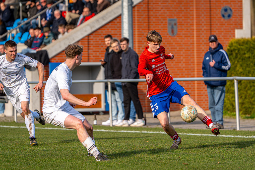 Fußball I Herren I Saison 2025-2026 I Halbfinale Kreispokal VEC I  BW Langförden - TV Dinklage II I 19419 | jns.sportfotos - Realisiert mit Pictrs.com