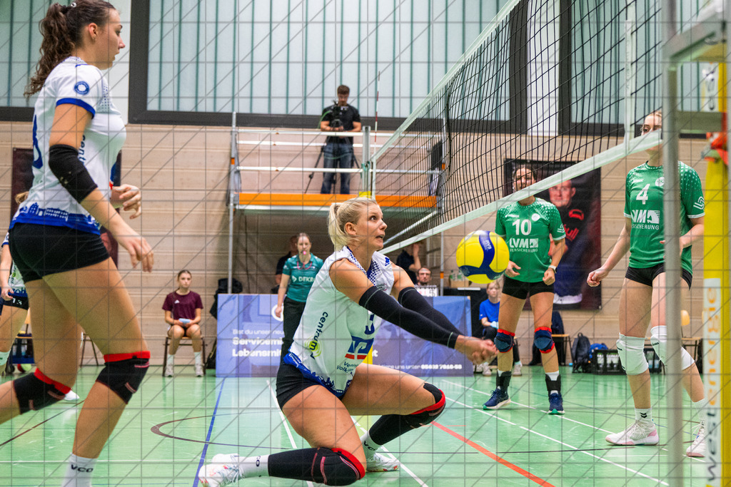 2. VBLF Nord 25/26 | SPT 02 (#4011) | VC Osnabrück vs. USC Münster II | LAMMERS Lisa (VC Osnabrück e.V. #3) //  27.09.25: 2. VBLF Nord 25/26 | SPT 02 (#4011) | VC Osnabrück vs. USC Münster II / Osnabrück / Deutschland  //   CREDIT:www.bullenfotos.de, Martin König, Hörner Weg 40, D-49078 Osnabrück, +4917663732967 // Nutzung und Weitergabe nur zu den vereinbarten Zwecken. Presseanfragen an Ersteller. Alle Rechte beim Ersteller. Honorierung nach MFM. - Realisiert mit Pictrs.com
