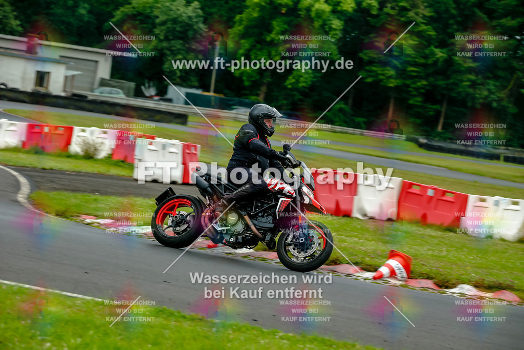 VBK-3511 | Hier findet Ihr Bilder von Touristenfahrten auf der Nürburgring Nordschleife oder von anderen Veranstaltungen die ich besucht habe. Viel Spass beim Durch Schauen 