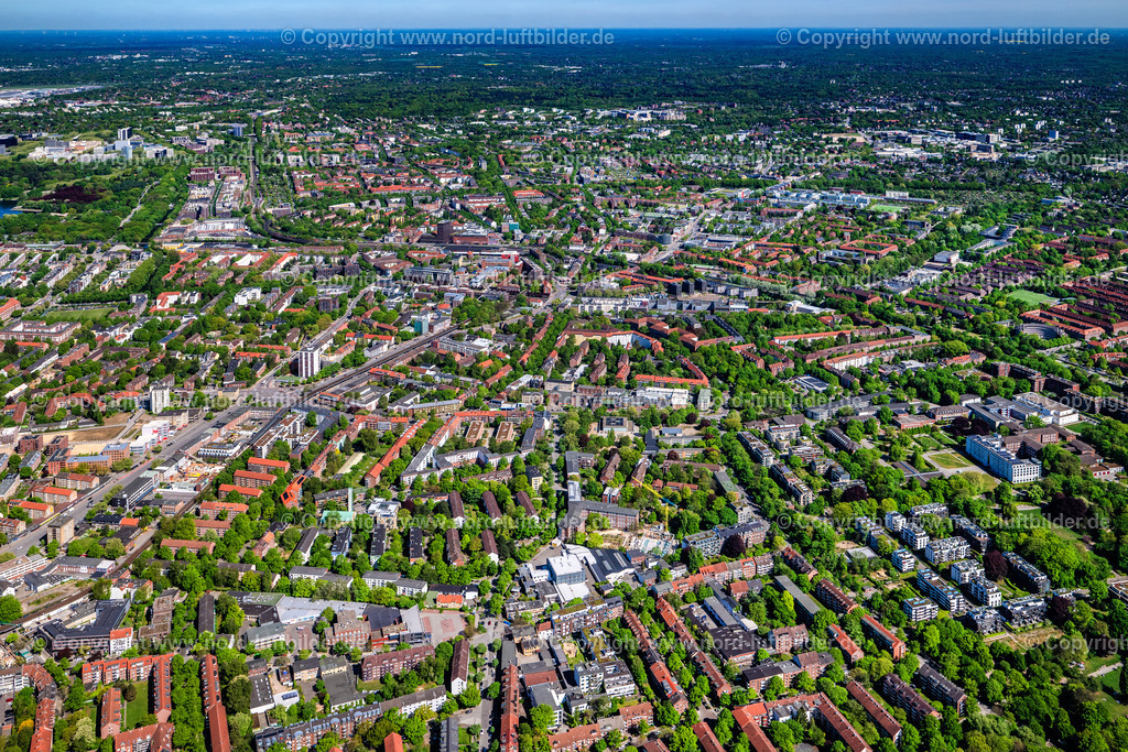Hamburg_Barmbek_Süd_ELS_3668010525 | HAMBURG 01.05.2025 Mischbebauung der Wohngebiets- und Gewerbeansiedlung an der Volksdorfer Straße, Hansdorfer Straße im Ortsteil Barmbeck in Hamburg, Deutschland. // Mixing of residential and commercial settlements on street Volksdorfer Strasse, Hansdorfer Strasse in the district Barmbeck in Hamburg, Germany. Foto: Martin Elsen