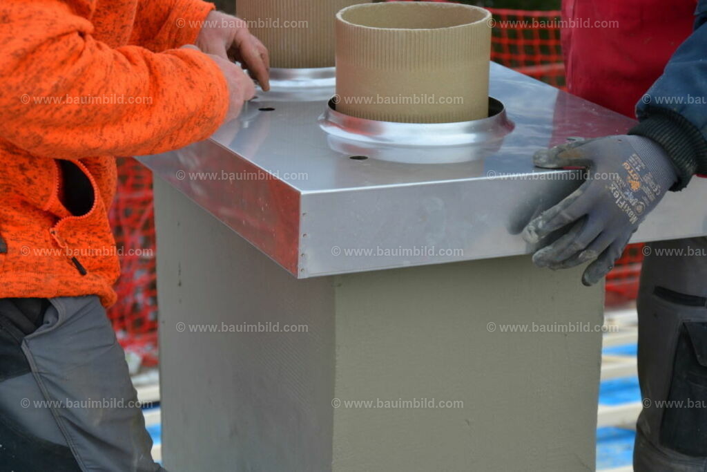 bib-lg08-schornstein-0057 | Nach LV-Leistungsgruppen sortierte Detailfotos über den Bau eines Hauses. Alle Hausbau-Bilder direkt vom Urheber und Autor der Website Haus-Selber-Bauen.com