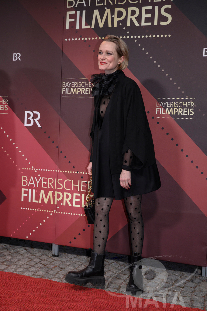 _DWI4976 |  Sina Wilke bei der Verleihung des 47. Bayerischen Filmpreises 2026  im Prinzregententheater. München, Deutschland. Der Bayerische Filmpreis wird seit 1979 von der Bayerischen Staatsregierung verliehen, um die Bedeutung des Kinofilms als Kulturgut herauszustellen - Realisiert mit Pictrs.com