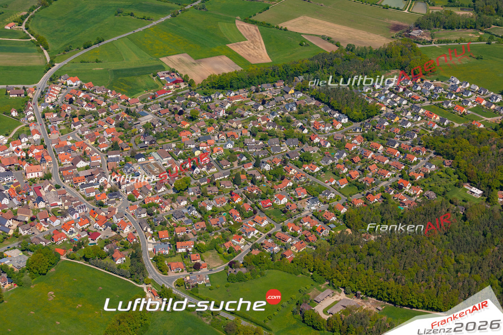 Die Luftbildaufnahme Kersbach - Forchheim wurde 2019 mittels Flugzeug (keine Drohne) erstellt. Perfekte Schärfe und Druck- Ergebnisse- Garantiert!