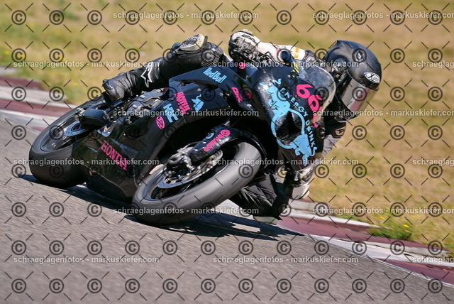 26bt04-0885 | markuskiefer.com - Realisiert mit Pictrs.com