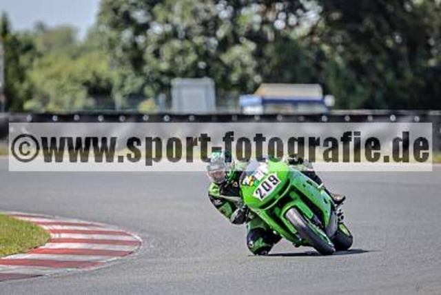 spof4915 | Professionelle Fotos von Sportveranstaltungen, aber auch Hochzeiten und anderen Events. - Realisiert mit Pictrs.com