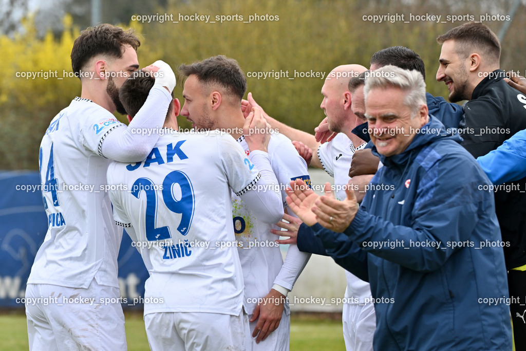 SAK vs. VST Völkermarkt | Tormann Trainer SAK Johann Smrecnik, Jubel SAK Mannschaft, #24 Jovan Koprivica SAK, #29 Andraz Zinic SAK, #9 Sinan Samardzic SAK, SAK vs. VST Völkermarkt, SAK vs. VST Völkermarkt am 21.03.2026 in Klagenfurt (Sportpark Welzenegg), Austria, (Photo by Bernd Stefan)