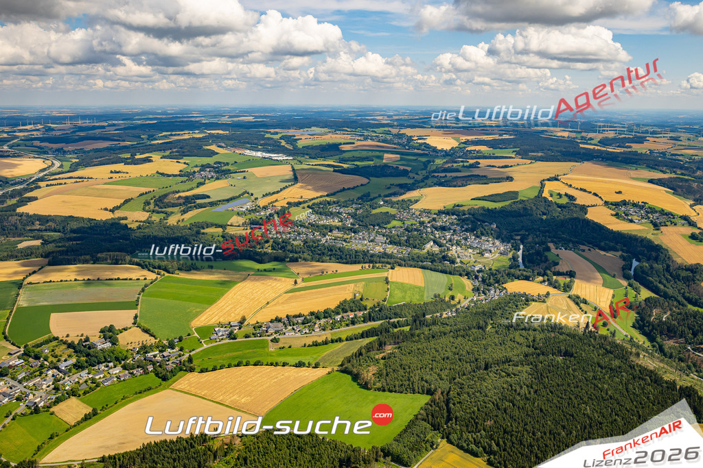 Das Luftbild zeigt :  Hirschberg - Die Luftaufnahme wurde 2024 vom UL-Flugzeug aus erstellt ( keine Drohne ) - Hochauflösende Luftaufnahme - Für grossformatige Ausdrucke geeignet. Die Geschenkidee !Mit Lizenz und Bildrechte bestellbar