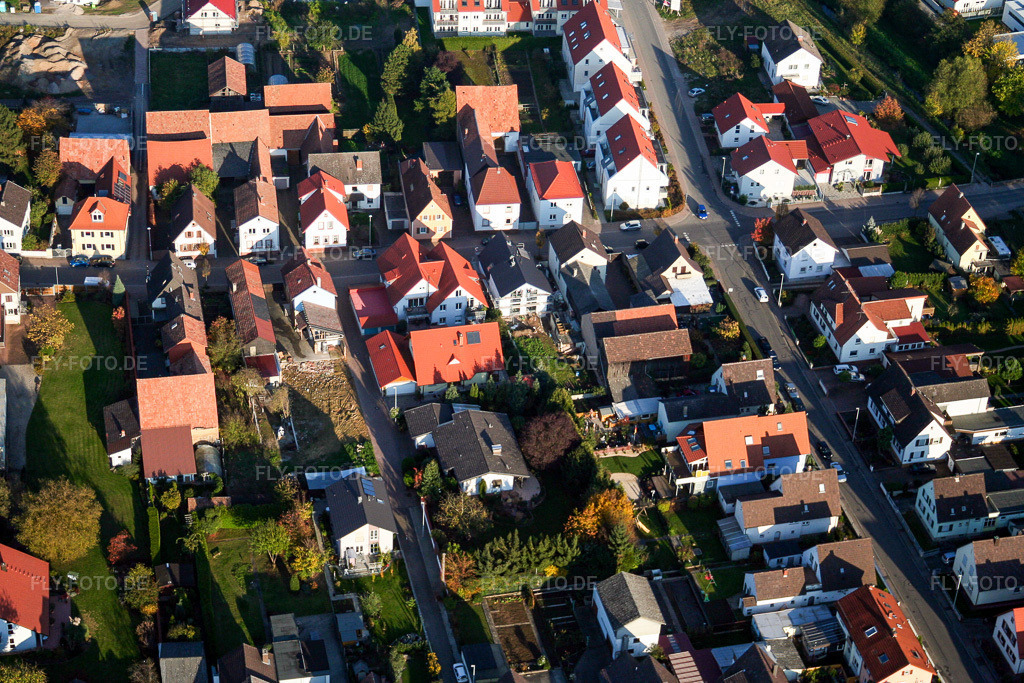 Luftbild: Speiertsgasse in Herxheim bei Landau im Bundesland Rheinland-Pfalz in Deutschland. Foto: IMG_14431.jpg vom 25.10.2008 durch Werner Riehm/FLY-FOTO.de