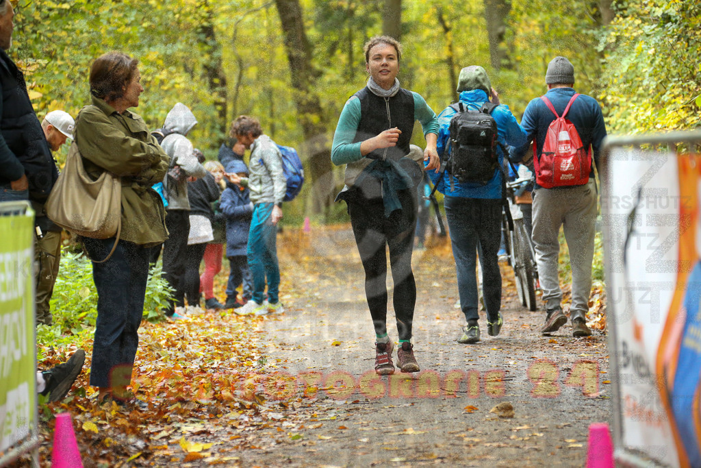 251026_1318_EX1_3182 | Sportfotografie im Rhein-Sieg Kreis, Köln, Bonn, NRW, Rheinland Pfalz, Hessen, etc. Unser Tätigkeitsfeld umfasst den Laufsport vom Volkslauf über den Marathon, Duathlon, Triathon bis zum Ultralauf wie Kölnpfad Ultra oder Schindertrail.