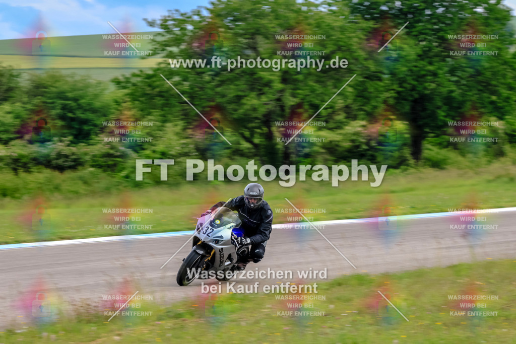 MotoTeam-3329 | Hier findet Ihr Bilder von Touristenfahrten auf der Nürburgring Nordschleife oder von anderen Veranstaltungen die ich besucht habe. Viel Spass beim Durch Schauen 