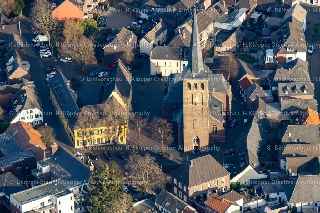 Luftbild Wachtendonk-8430 | Luftbildfotografie Kirchengebäude " Église Saint Michel " in Wachtendonk im Bundesland Nordrhein-Westfalen, Deutschland - Realisiert mit Pictrs.com