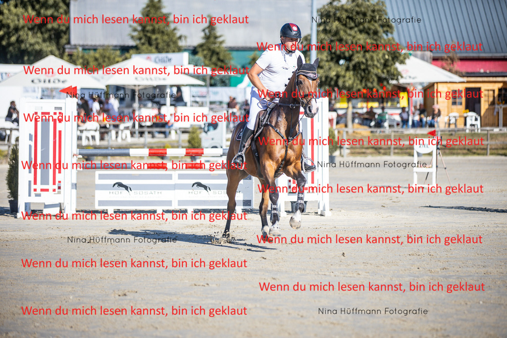 BK1A5961 | Turnierbilder Turnierfotos Nina Hüffmann Turnierfotografie Pferdefotografie Tierzeichnung Haustierzeichnung Pferdezeichnung Hundezeichnung Videograf  - Realisiert mit Pictrs.com
