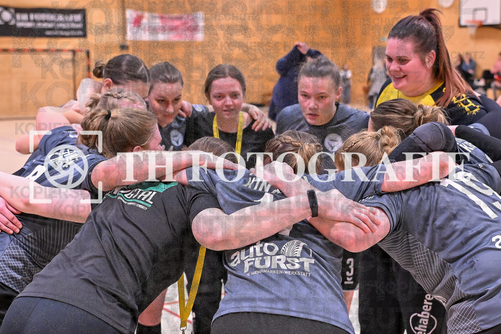 GER, SG Maulburg/Steinen - HB Kinzigtal, Handball, Suedbadenliga, 22. Spieltag, Saison 2023/2024, 27.04.2024 | Team HB Kinzigtal. 

GER, SG Maulburg/Steinen - HB Kinzigtal, Handball, Suedbadenliga, 22. Spieltag, Saison 2023/2024, 27.04.2024

Foto: TH Fotografie/Thomas Hess