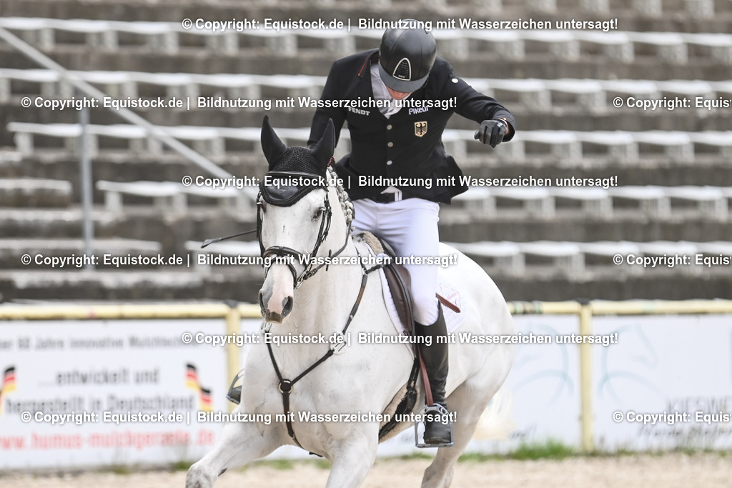 20230514_CCI4_Springen_0302 | equistock