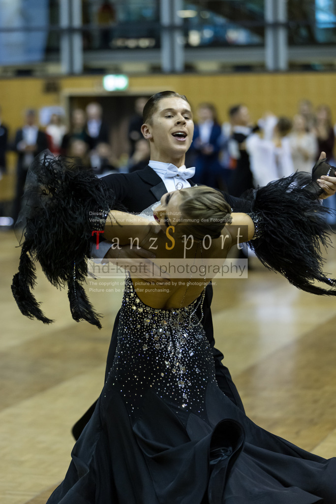 20241102_DC_HGR_Std_09357 | Tanzsportbilder, Standardtanz, Lateintanz, WDSF, DTV, LTVB, dancecomp, goc, hessen tanzt, blaues band der spree, walzer, tango, wiener walzer, slowfox, quickstepp, samba, rumba, cha-cha-cha, paso doble. jive, hd-kroft photography, turniertanzsport