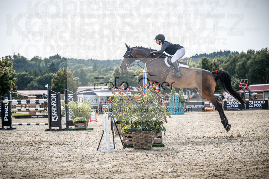 DOS_9551 | Entdecke hochwertige Reitturnierfotos von Foto Oger. Professionell, emotional und authentisch – jetzt Lieblingsmomente im Shop bestellen.Deutschlandweite Turnierfotografie. - Realisiert mit Pictrs.com