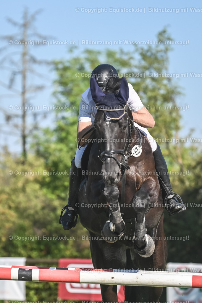 20230908_24_Springen_M_0062 | equistock