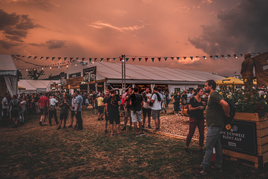 ESAF 2022, Pratteln | Schöne Fotografien aus der Stadt und der Natur zum bestellen oder selber hochladen. Druck auf Foto, Postkarte, Kalender, FineArt Hahnemühle, Alu-Dibond , Akustikbilder zur Absorption von Schall und Lärm etc. - Realisiert mit Pictrs.com