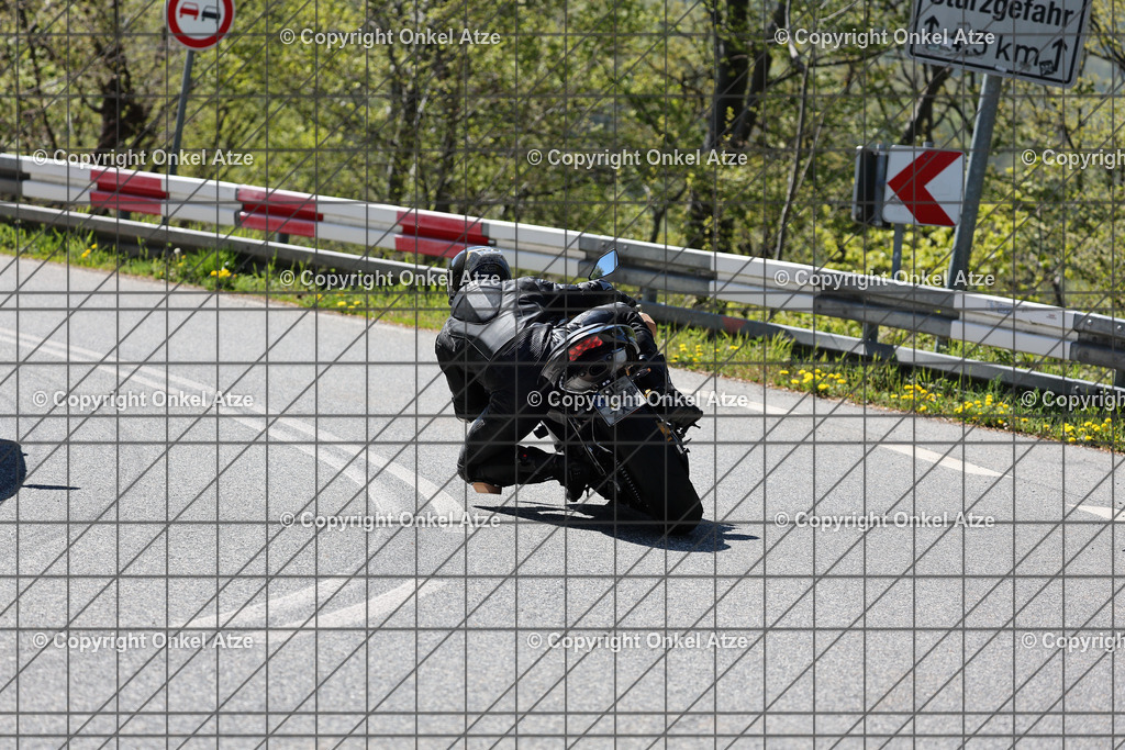 IMG_7227 | Fotograf am Kyffhäuser. Onkel Atze. Kyffhäuser Rennstrecke. Café36. Motorsportfotografie. - Realisiert mit Pictrs.com