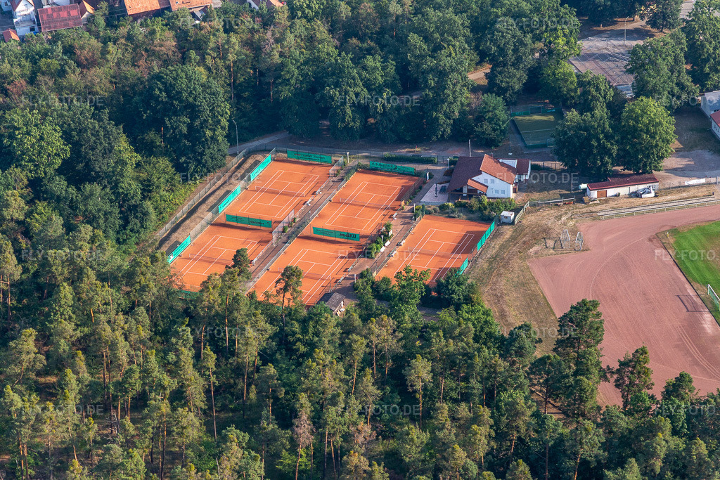 Luftbild:  in Hatzenbühl im Bundesland Rheinland-Pfalz in Deutschland. Foto: IMG_122149.jpg vom 11.08.2020 durch Werner Riehm/FLY-FOTO.de