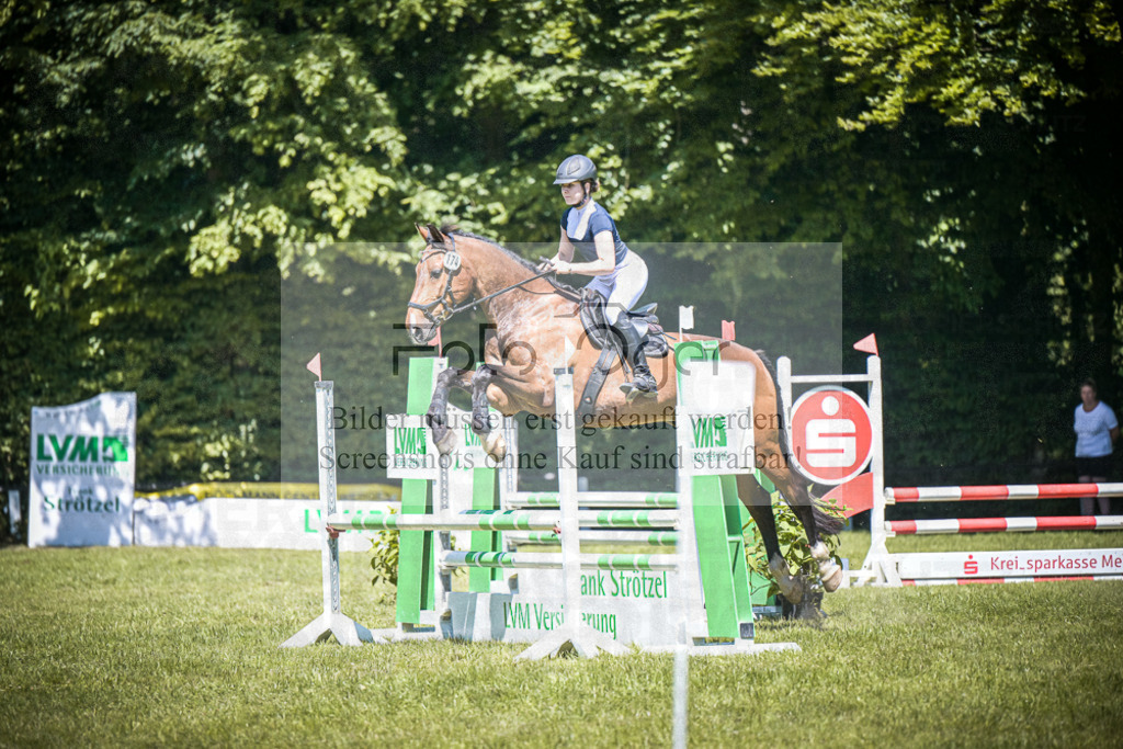 DOS_4395 | Entdecke hochwertige Reitturnierfotos von Foto Oger. Professionell, emotional und authentisch – jetzt Lieblingsmomente im Shop bestellen.Deutschlandweite Turnierfotografie. - Realisiert mit Pictrs.com