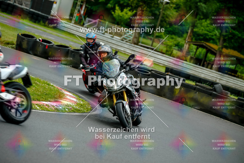VBK-3878 | Hier findet Ihr Bilder von Touristenfahrten auf der Nürburgring Nordschleife oder von anderen Veranstaltungen die ich besucht habe. Viel Spass beim Durch Schauen 