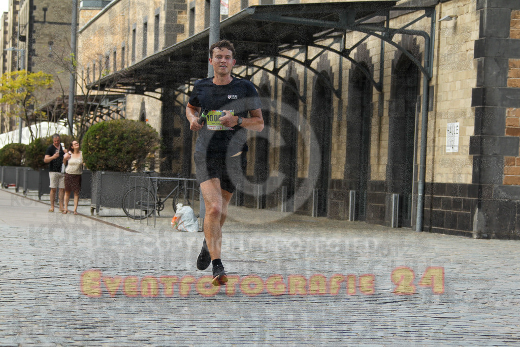 250920_1508_EV4_8135 | Sportfotografie im Rhein-Sieg Kreis, Köln, Bonn, NRW, Rheinland Pfalz, Hessen, etc. Unser Tätigkeitsfeld umfasst den Laufsport vom Volkslauf über den Marathon, Duathlon, Triathon bis zum Ultralauf wie Kölnpfad Ultra oder Schindertrail.