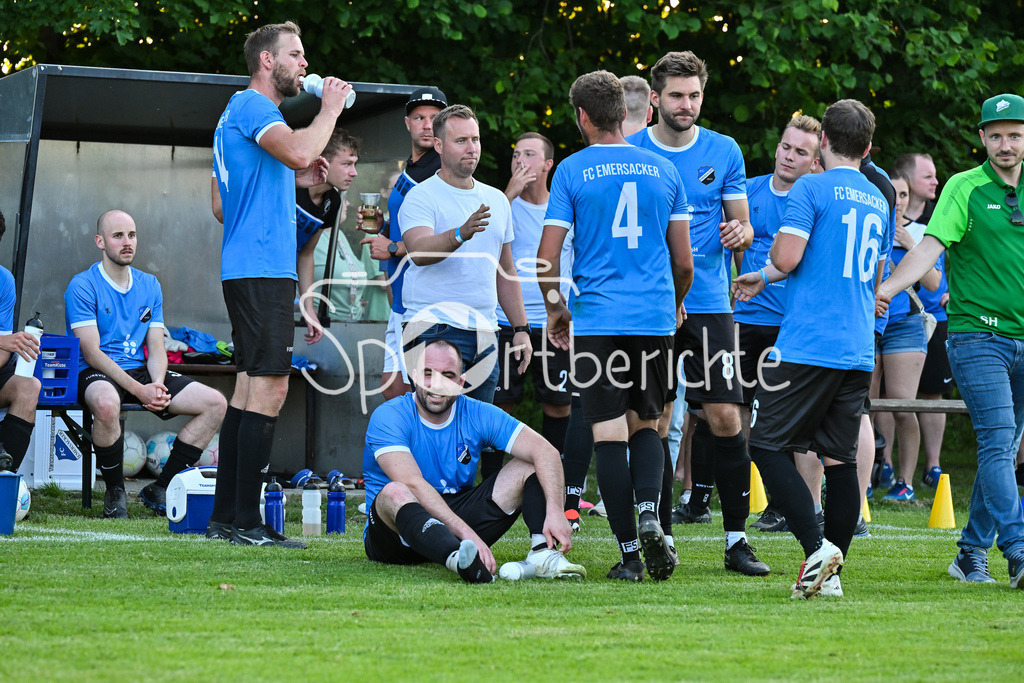 FC Emersacker - VfL Westendorf | Professionelle Sportfotos aus den Bereichen Fußball, Eishockey, Handball und vieles mehr. Ob Sieg oder Niederlage