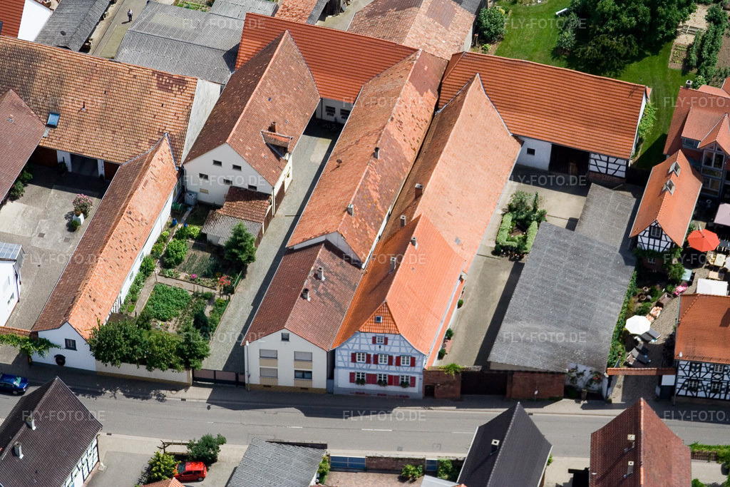 Luftbild: Hauptstraße von Norden in Winden im Bundesland Rheinland-Pfalz in Deutschland. Foto: IMG_11185.jpg vom 14.06.2008 durch Werner Riehm/FLY-FOTO.de
