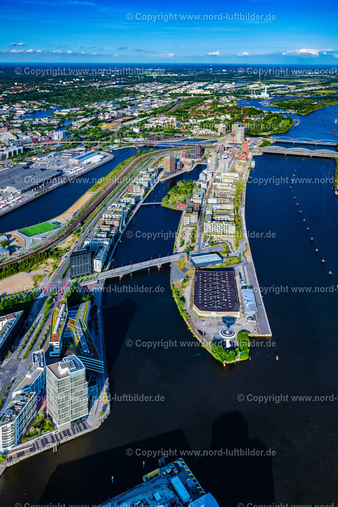 Hamburg_Baakenhafen_Elbtower_Elbbrücken_Hafencity_ELS_8093160625 | HAMBURG 16.06.2025 Baustellen für Wohn- und Geschäftshäuser im Baakenhafen entlang der der Baakenallee in der HafenCity in Hamburg, Deutschland. Weiterführende Informationen bei: AUG. PRIEN Bauunternehmung (GmbH & Co. KG),  BVE Bauverein der Elbgemeinden eG,  Baugenossenschaft Hamburger Wohnen eG,  Johann Daniel Lawaetz-Stiftung,  Richard Ditting GmbH & Co. KG,  bof architekten,  florian krieger - architektur und städtebau gmbh. // Construction sites for residential and commercial buildings in the Baakenhafen along the Baakenallee in HafenCity in Hamburg, Germany. Further information at: AUG. PRIEN Bauunternehmung (GmbH & Co. KG),  BVE Bauverein der Elbgemeinden eG,  Baugenossenschaft Hamburger Wohnen eG,  Johann Daniel Lawaetz-Stiftung,  Richard Ditting GmbH & Co. KG,  bof architekten,  florian krieger - architektur und staedtebau gmbh. Foto: Martin Elsen