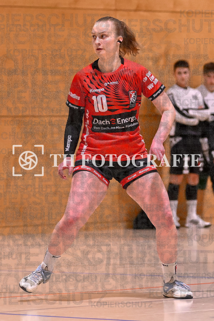 GER, SG Maulburg/Steinen - SG Muggensturm/Kuppenheim, Handball, Suedbadenliga, 17. Spieltag, Saison 2023/2024, 09.03.2024 | Amely Haas (SG Maulburg/Steinen, #10)

GER, SG Maulburg/Steinen - SG Muggensturm/Kuppenheim, Handball, Suedbadenliga, 17. Spieltag, Saison 2023/2024, 09.03.2024

Foto: TH Fotografie/Thomas Hess
