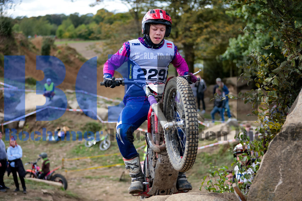 SES_DMTRIA20240929-60 | bond - Realisiert mit Pictrs.com