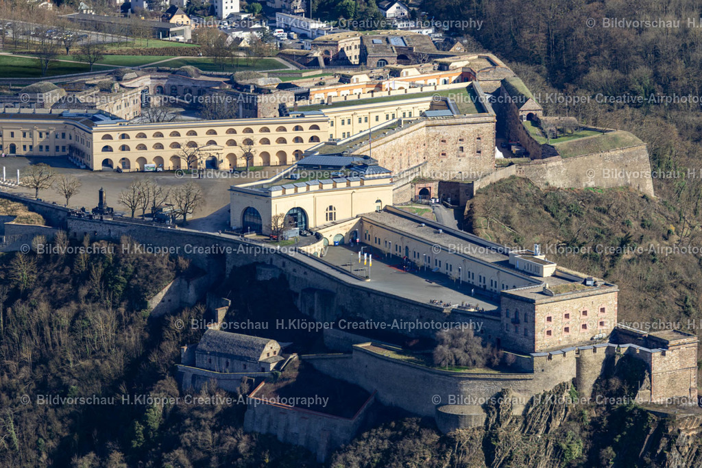 Luftbilder Koblenz-9966 | Luftbildfotografie Burganlage der " Festung Ehrenbreitstein " am Ufer des Rheins in Koblenz im Bundesland Rheinland-Pfalz, Deutschland. - Realisiert mit Pictrs.com