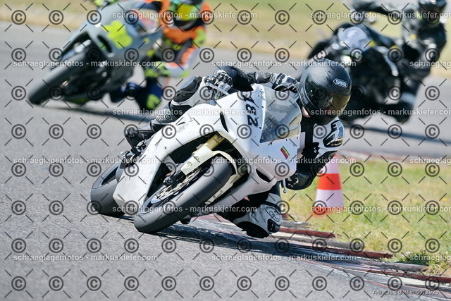 25bt04-0274 | markuskiefer.com - Realisiert mit Pictrs.com