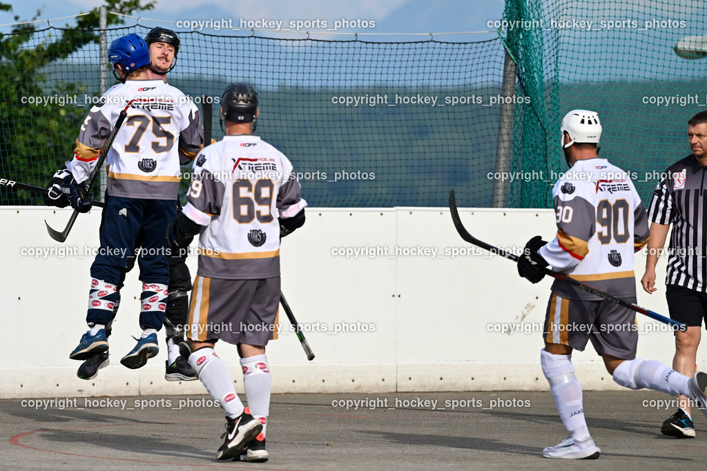 VAS Ballhockey vs. HSC Eagles Poggersdorf | Jubel VAS Ballhockey Mannschaft, #90 Edlinger Patrick, #69 Ettlmayr Timo, #75 Wohlfahrt Benedikt, #99 Alagic Adis, VAS Ballhockey vs. HSC Eagles Poggersdorf, VAS Ballhockey vs. HSC Eagles Poggersdorf am 14.07.2024 in Villach (Alpen Arena ), Austria, (Photo by Bernd Stefan)